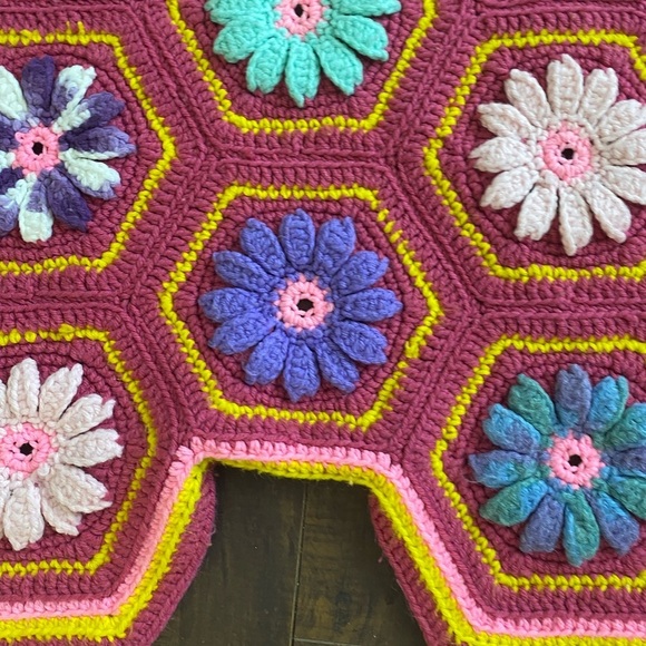 Cottage Core hand knit Colorful Crochet Flower Afghan throw - Picture 12 of 13